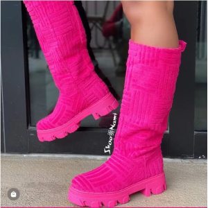 Women's Slip-On Chunky Heel Winter Boots with Thick Platform Sole - Pink Round Toe PVC Upper & Traction Outsole, Low Block Heel Warm Shoes for Cold Weather, Europeanu002FAmerican Style (Casualu002FParty) - Easy Onu002FOff High Boots